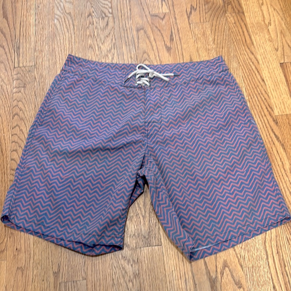 Faherty Men’s Swimtrunk/Boardshort with pockets (9” inseam) *Great Condition!*